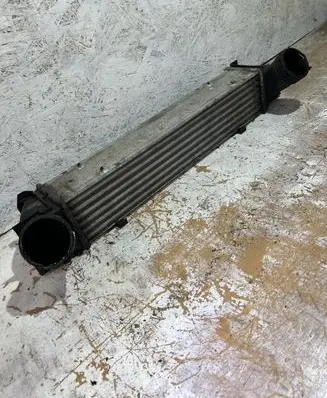 BMW 1 E81 E87 Intercooler radiator 752491607