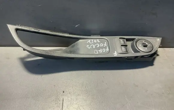Ford Focus Electric window control switch AM5T14A132FA