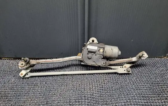 Audi A6 S6 C6 4F Front wiper linkage and motor 4F2955119C 0390241655