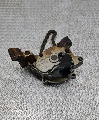 Audi A3 S3 8P Oil pump 113670201