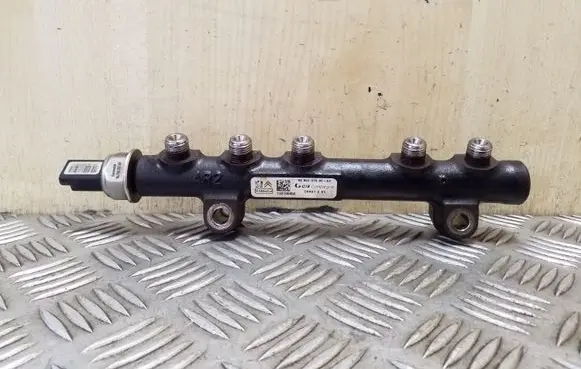Volvo V40 Cross country Fuel main line pipe 9685297580 9670076780