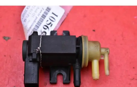Audi Q3 8U Vacuum valve 1K0906627B