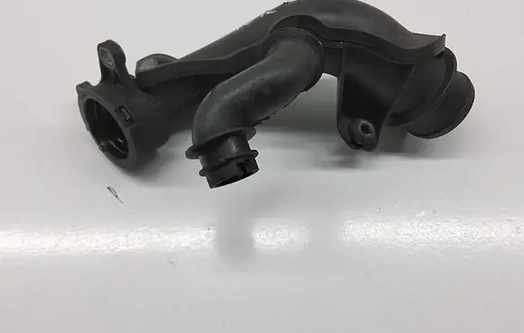 Ford Kuga II Intercooler hose/pipe DS739F805H