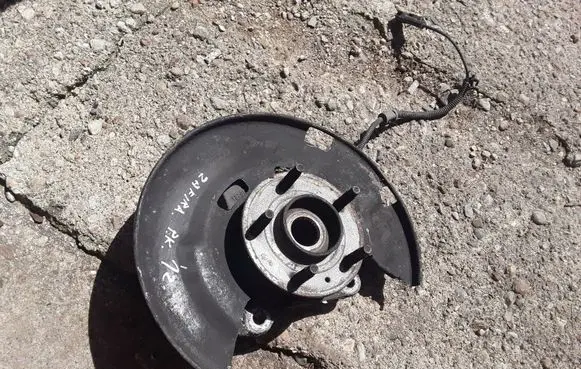 Opel Zafira C Front wheel hub 13248