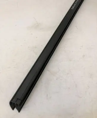 BMW X1 U11 Rubber seal rear door window/glass 9451517