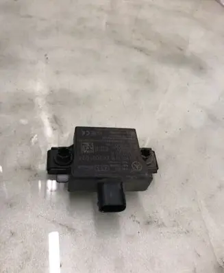 Mercedes-Benz EQA Tire pressure control unit A0009009018