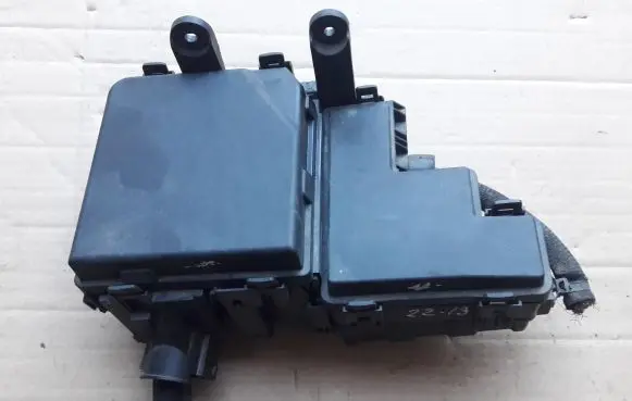 Renault Kadjar Fuse box set 403889471R 243817990A