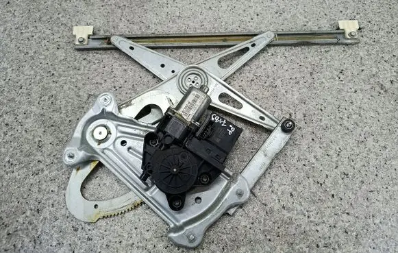 Renault Megane III Front door window regulator with motor