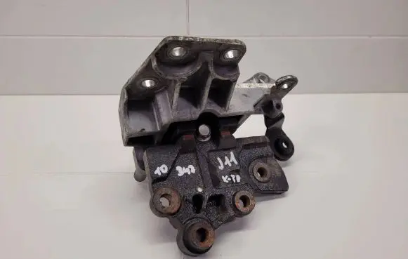 Nissan X-Trail T32 Engine mount bracket 112534BD0A