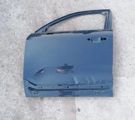 Volvo XC40 Front door
