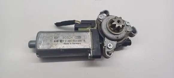 Mercedes-Benz C W204 Seat adjustment motor 0390203001