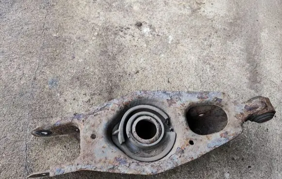 Chrysler 300 - 300C Rear control arm