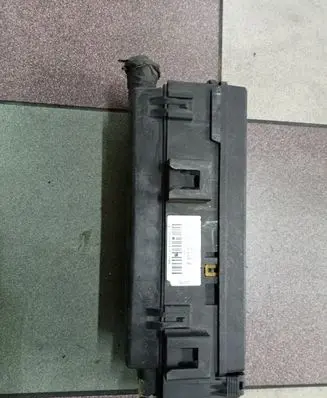 Jeep Grand Cherokee (WJ) Relay mounting block 550363300037173