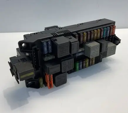 Mercedes-Benz E W211 Fuse module 2115453801 A2115453801