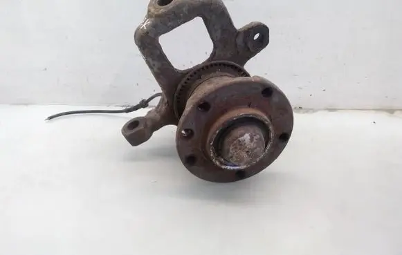Mercedes-Benz Sprinter W901 W902 W903 W904 Front wheel hub spindle knuckle
