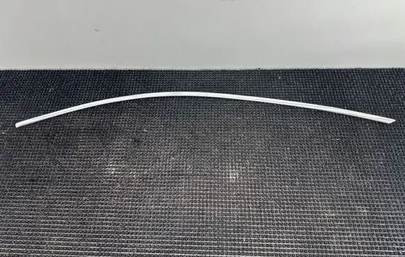 Chevrolet Malibu Front door trim (molding) 