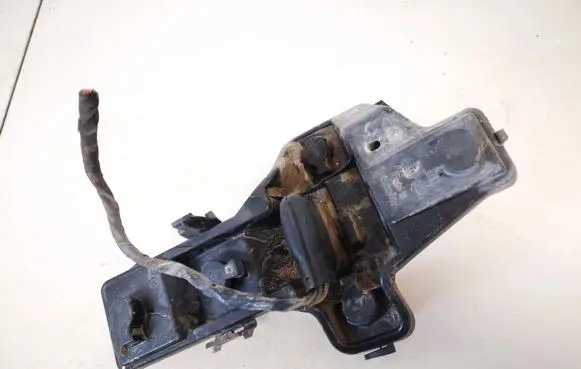 Volkswagen Touran I Tail light bulb cover holder 1t0945257