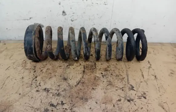 Mercedes-Benz E W124 Rear coil spring