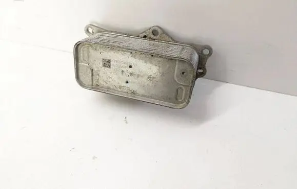 Chrysler Pacifica Engine oil radiator 6790424411 125776036B0 1E006649