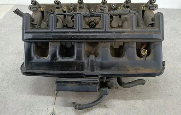 BMW 5 E39 Intake manifold 7501527