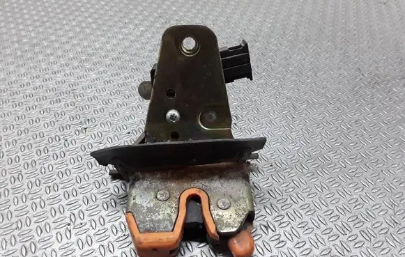 Skoda Octavia Mk1 (1U) Tailgate/trunk/boot lock/catch/latch 1U9827501