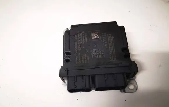 Tesla Model Y Airbag control unit/module 0285020158