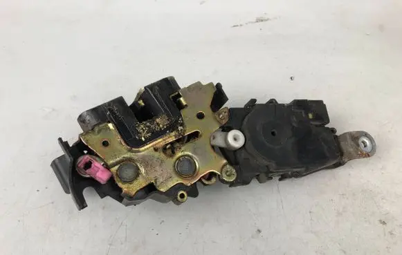 Subaru Outback Front door lock
