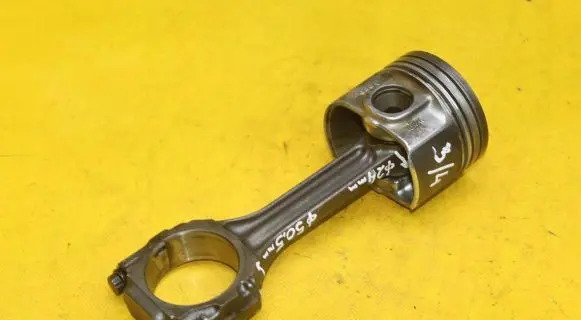 Skoda Fabia Mk1 (6Y) Piston with connecting rod