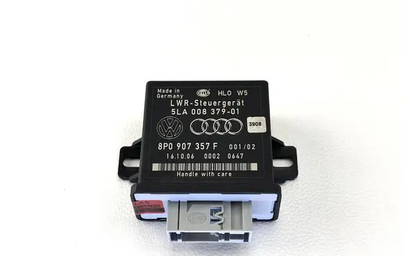 Audi A3 S3 8P Light module LCM 8P0907357F 5LA00837901