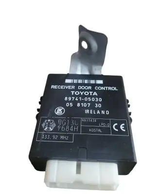 Toyota Avensis T250 Door control unit/module 89741-05030 05810730