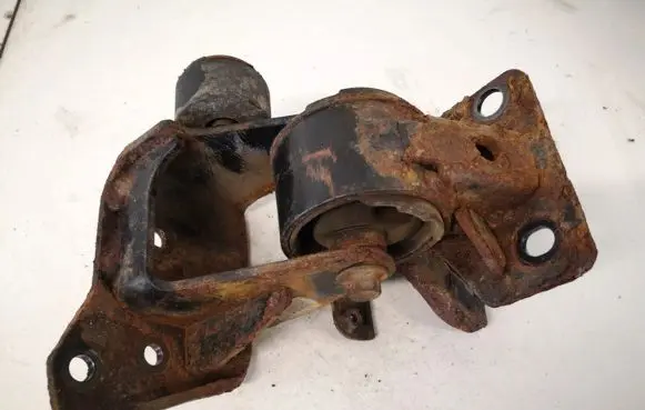 Engine mount bracket