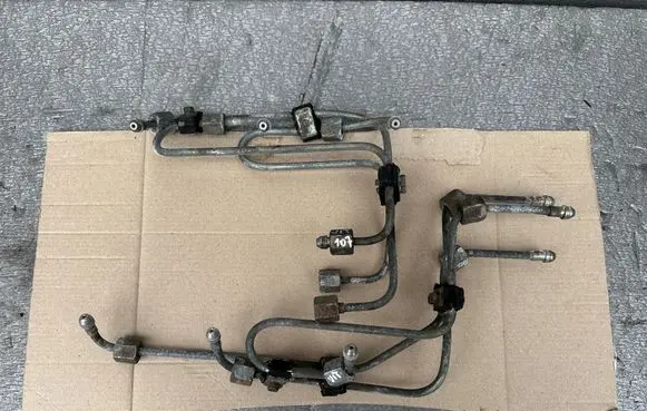 Nissan Patrol Y60 Fuel line pipe 16680V7210 16681V7210 16682V7210