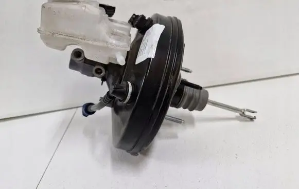 Renault Twingo III Master brake cylinder 472104799R