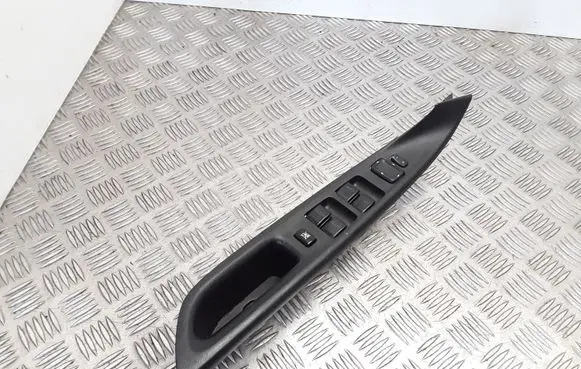 Mazda 6 Electric window control switch GJ6A684L6