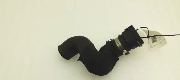 Mini Cooper Countryman R60 Engine coolant pipe/hose 9802103