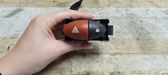 Renault Twingo II Hazard light switch 8200214896 8200483813 8200409382