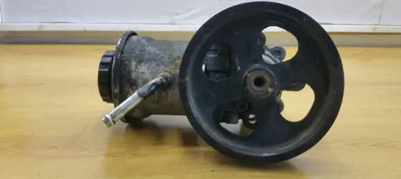 Toyota Corolla Verso AR10 Power steering pump 12180