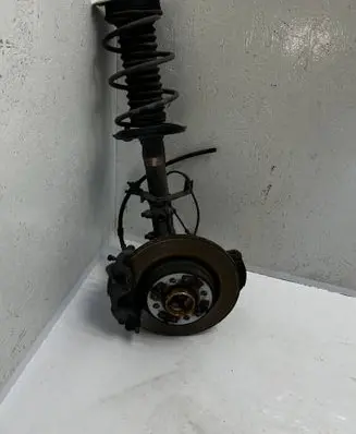 Renault Twingo III Front wheel hub spindle knuckle