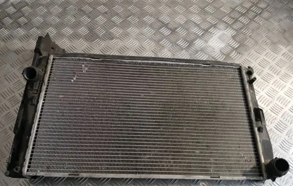 BMW 1 E81 E87 Coolant radiator 781025801 6286205 E5864W