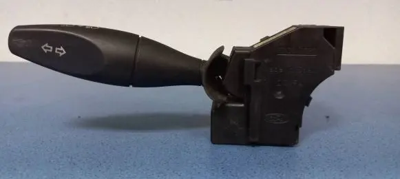 Ford Focus Indicator stalk 13335AE