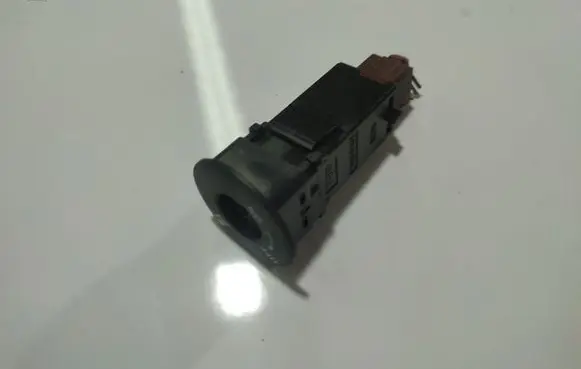 Nissan Micra Passenger airbag on/off switch 