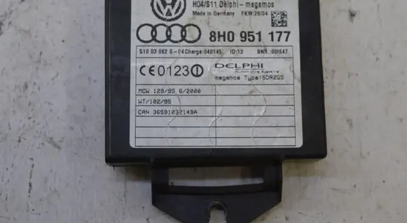 Audi A4 S4 B6 8E 8H Alarm control unit/module 8H0951177