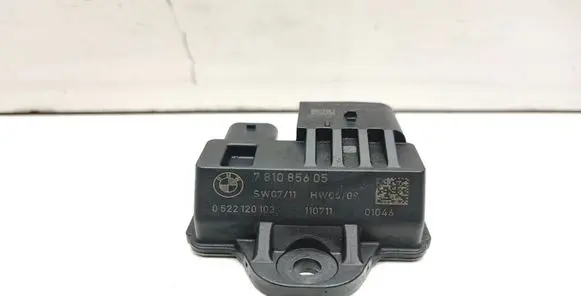 BMW 5 F10 F11 Glow plug pre-heat relay 7810856 0522120103