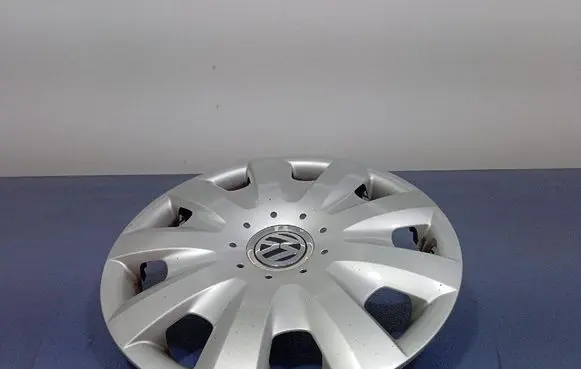 Volkswagen Cross Touran I R17 wheel hub/cap/trim 1T0601147D