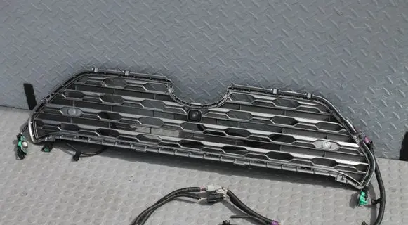 Toyota RAV 4 (XA50) Front bumper upper radiator grill TOYOTA8211442110 8211442110 5311242190