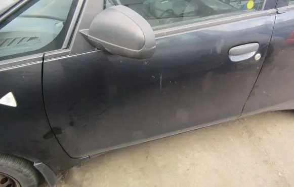 Mitsubishi Colt Front door 
