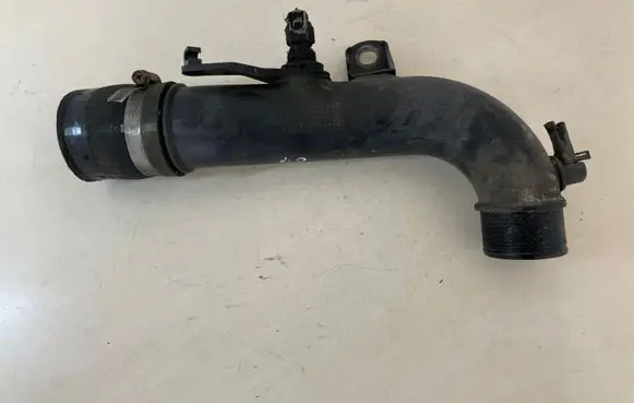 Toyota Avensis T250 Intercooler hose/pipe 173620R011