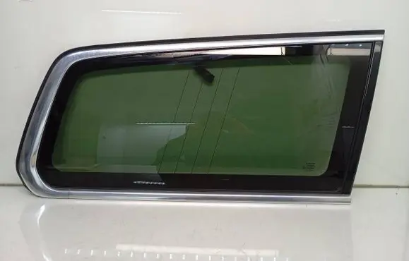 Volvo V70 Rear side window 30716749 30716747