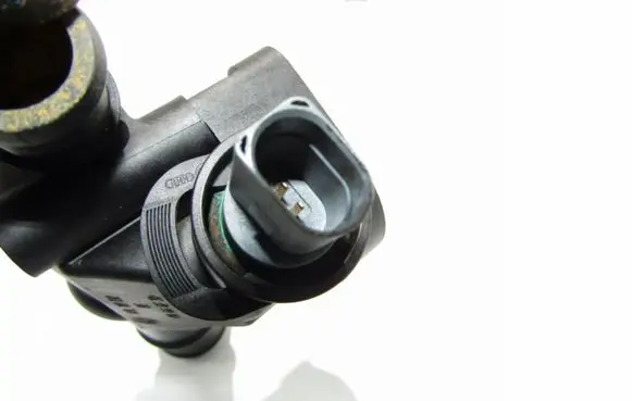 Volkswagen PASSAT CC Engine coolant pipe/hose 03L121132