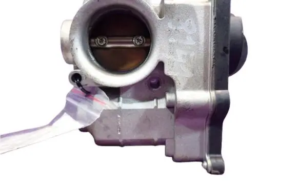 Nissan Note (E11) Throttle body valve